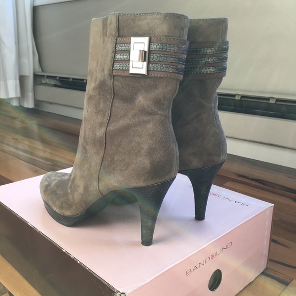 BANDOLINO BDCALLUNA Suede Heeled Booties 7 - Picture 5 of 10